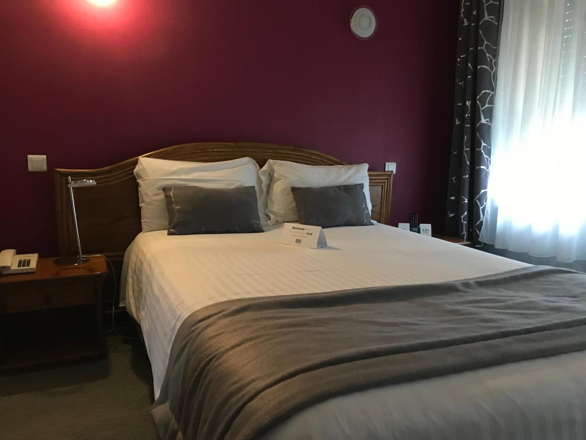 Logis Hotel & Restaurant La Paix Le Nouvion-en-Thierache 外观 照片