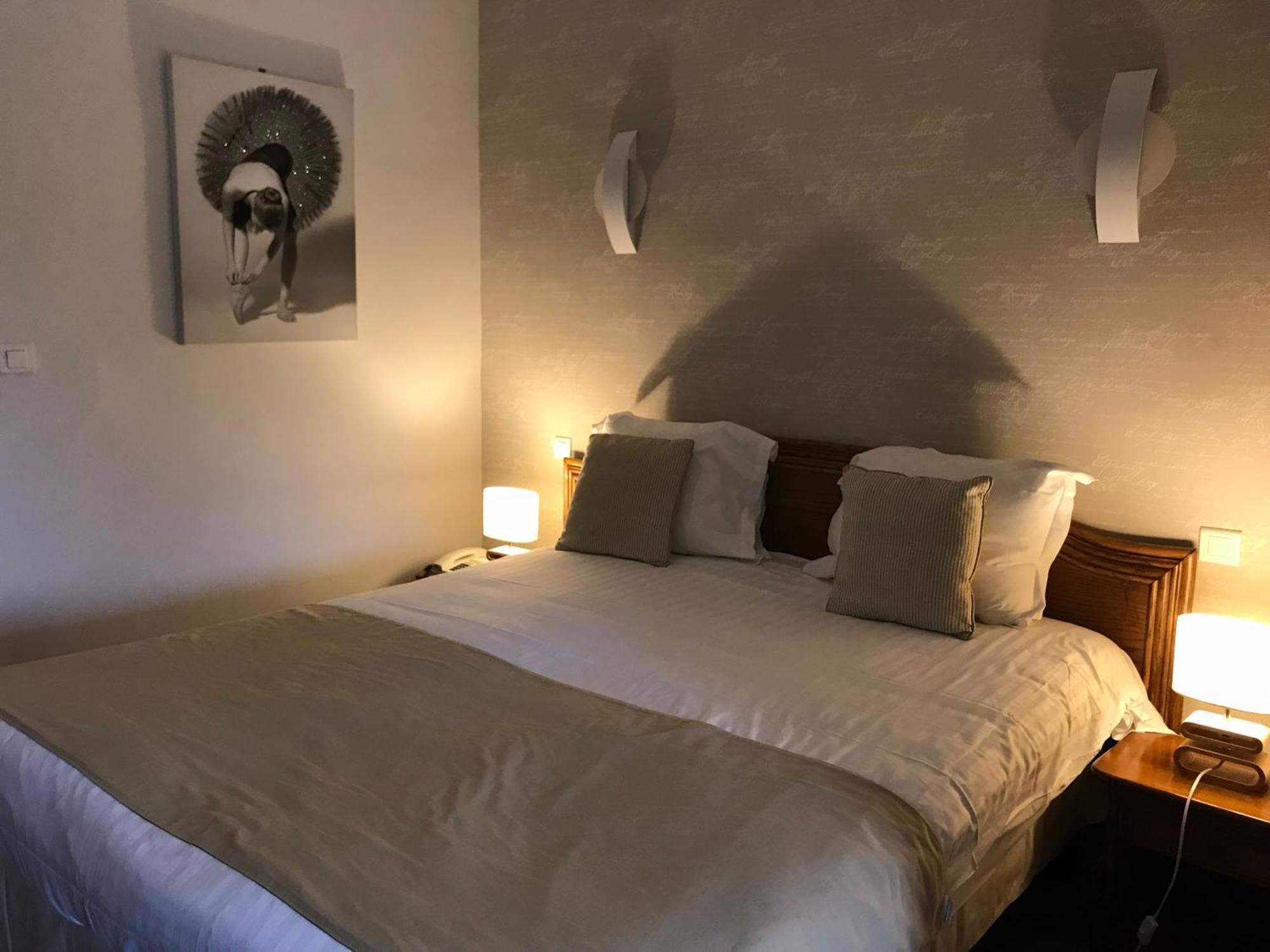 Logis Hotel & Restaurant La Paix Le Nouvion-en-Thierache 外观 照片