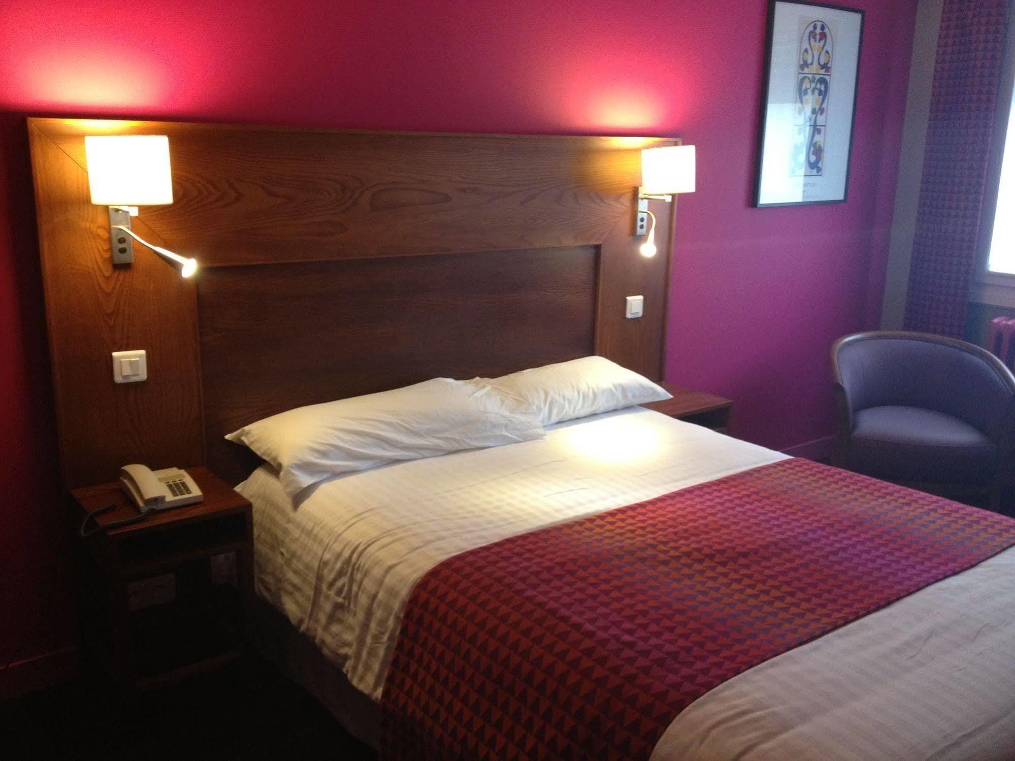 Logis Hotel & Restaurant La Paix Le Nouvion-en-Thierache 外观 照片